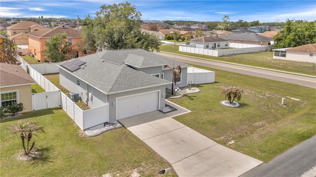 100 AURORA LANE, Kissimmee, FL 34758