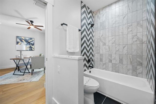 1004 W HENRY AVENUE, Tampa, FL 33604