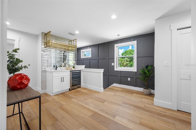 1004 W HENRY AVENUE, Tampa, FL 33604