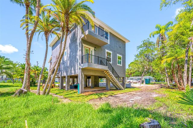 1004 W HENRY AVENUE, Tampa, FL 33604