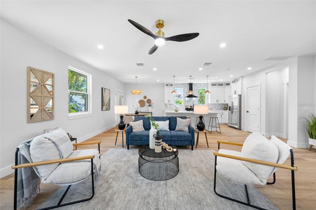 1004 W HENRY AVENUE, Tampa, FL 33604