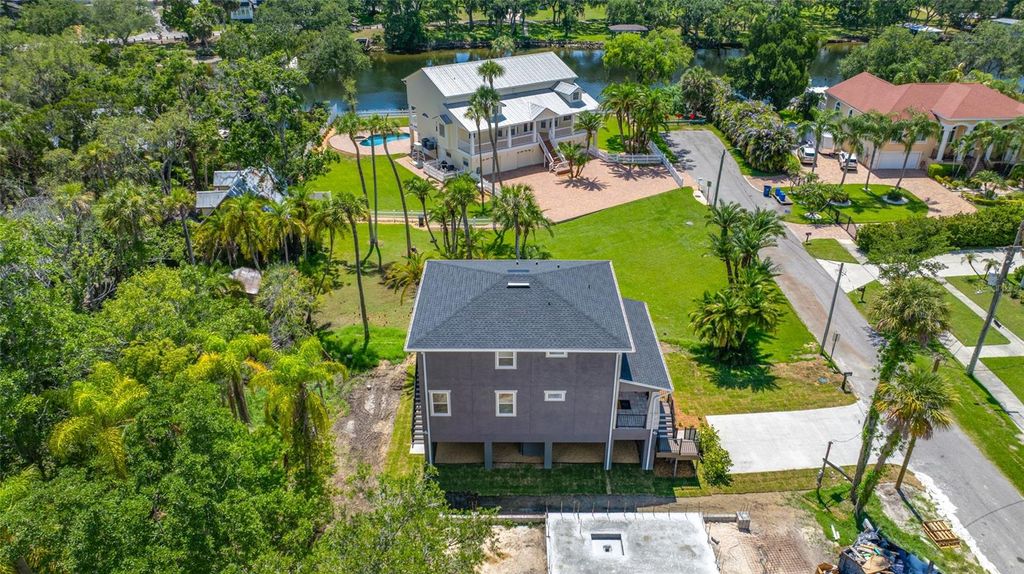 Image 3 of property listing at 1004 W HENRY AVENUE, Tampa, FL 33604