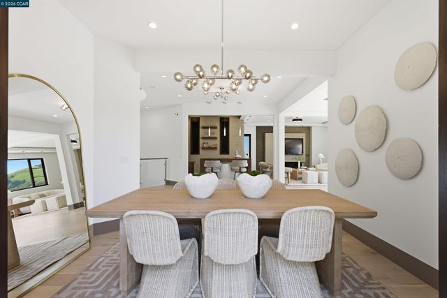 11 Bigleaf Road, Orinda, CA 94563