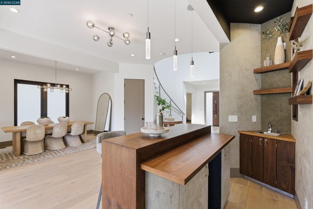 11 Bigleaf Road, Orinda, CA 94563