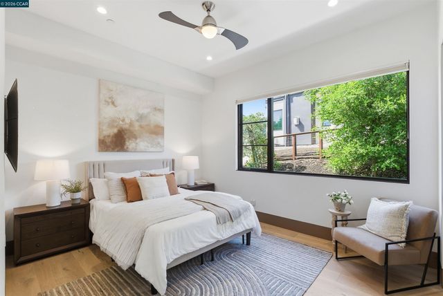 11 Bigleaf Road, Orinda, CA 94563