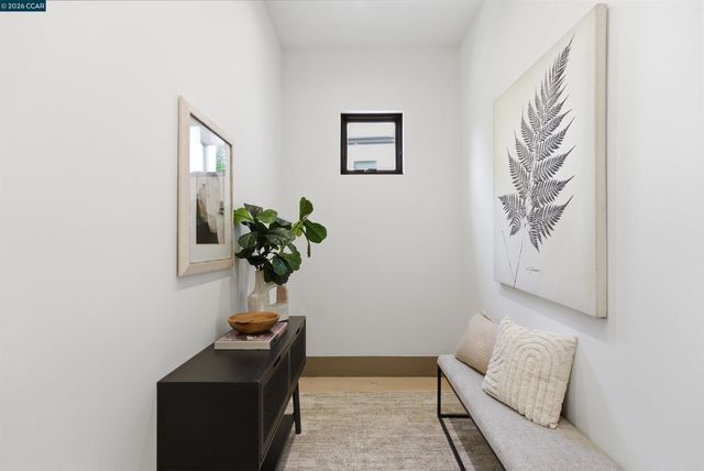 11 Bigleaf Road, Orinda, CA 94563