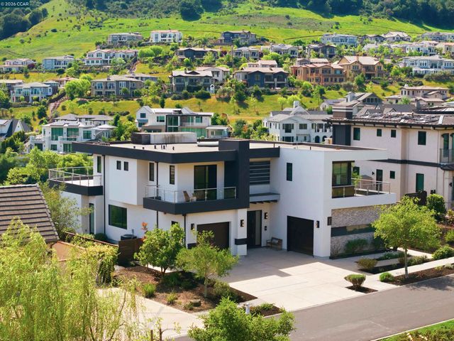 11 Bigleaf Road, Orinda, CA 94563