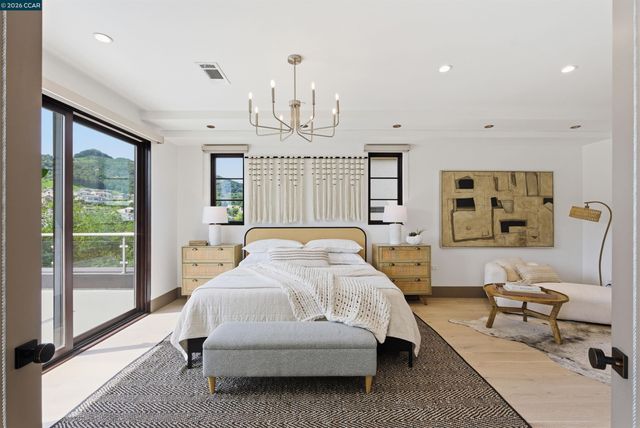 11 Bigleaf Road, Orinda, CA 94563