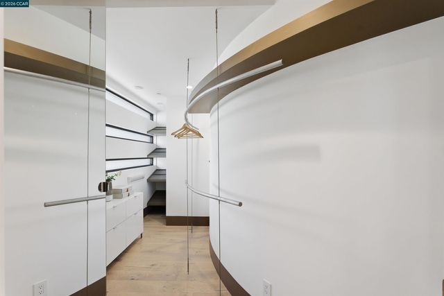 11 Bigleaf Road, Orinda, CA 94563