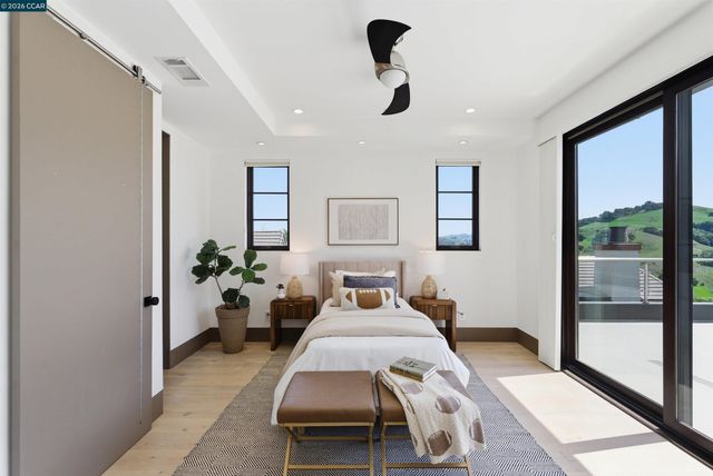 11 Bigleaf Road, Orinda, CA 94563