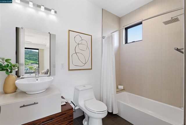 11 Bigleaf Road, Orinda, CA 94563