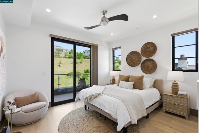 11 Bigleaf Road, Orinda, CA 94563