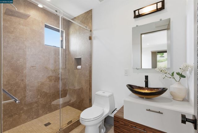 11 Bigleaf Road, Orinda, CA 94563