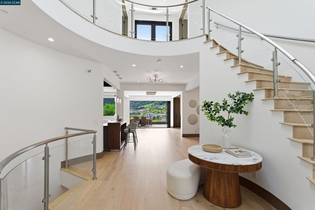 11 Bigleaf Road, Orinda, CA 94563