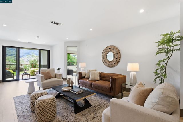 11 Bigleaf Road, Orinda, CA 94563