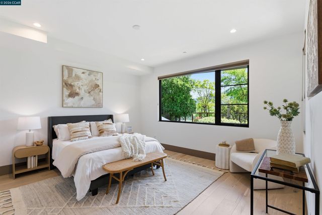 11 Bigleaf Road, Orinda, CA 94563