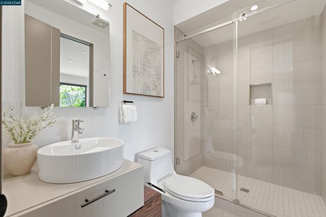 11 Bigleaf Road, Orinda, CA 94563