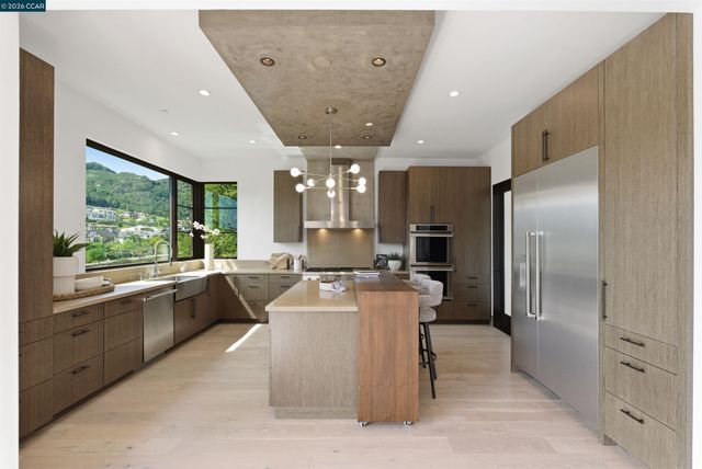 11 Bigleaf Road, Orinda, CA 94563