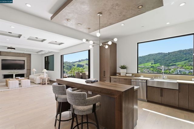 11 Bigleaf Road, Orinda, CA 94563