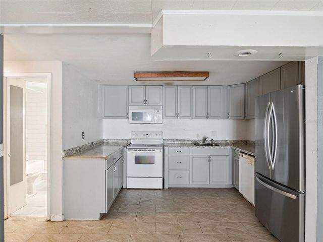 13602 PALM DRIVE, Astatula, FL 34705