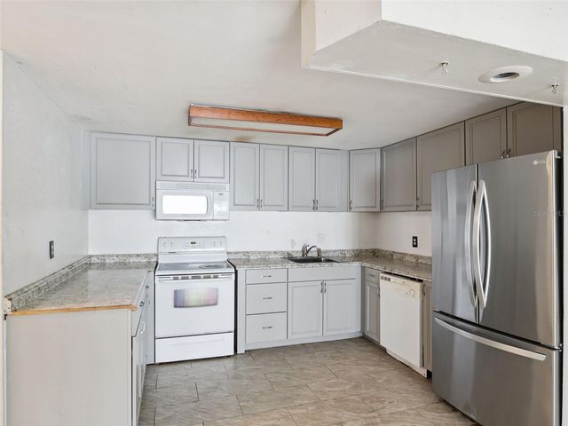 13602 PALM DRIVE, Astatula, FL 34705