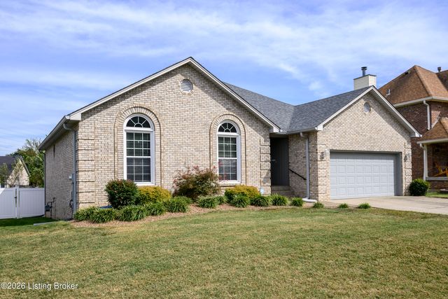 5114 Hunters Point Cir, Louisville, KY 40216
