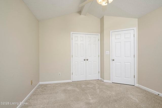 5114 Hunters Point Cir, Louisville, KY 40216