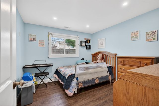 11 Pontiac Rd, Peabody, MA 01960