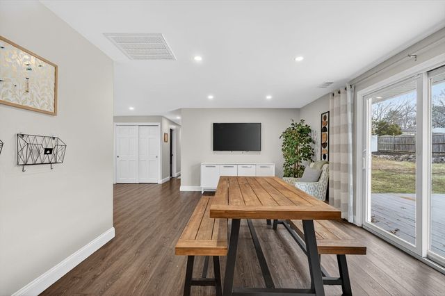 11 Pontiac Rd, Peabody, MA 01960