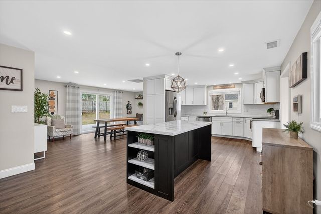 11 Pontiac Rd, Peabody, MA 01960