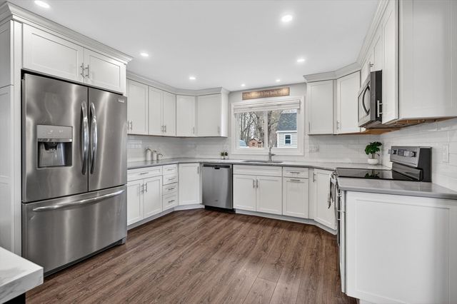 11 Pontiac Rd, Peabody, MA 01960