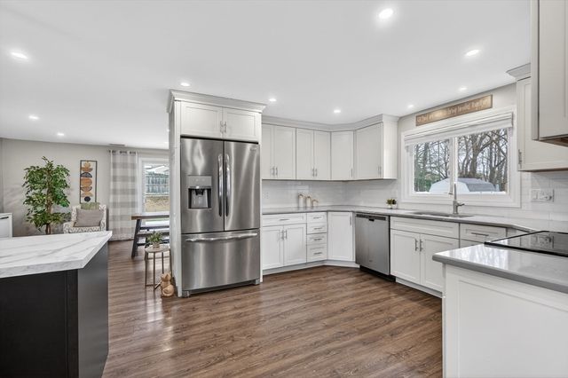 11 Pontiac Rd, Peabody, MA 01960