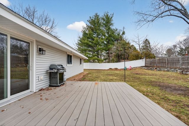 11 Pontiac Rd, Peabody, MA 01960