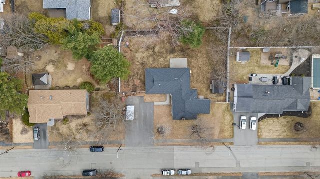 11 Pontiac Rd, Peabody, MA 01960