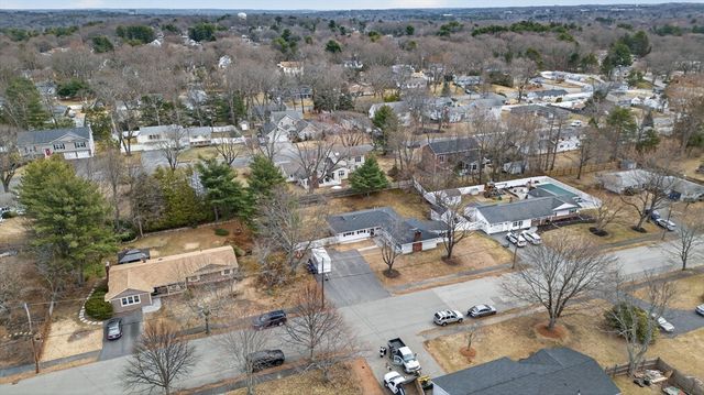 11 Pontiac Rd, Peabody, MA 01960