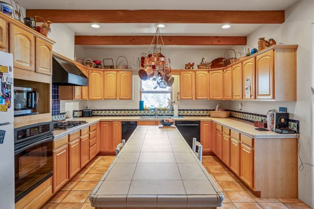 24 Camino Caballos Spur, Lamy, NM 87540