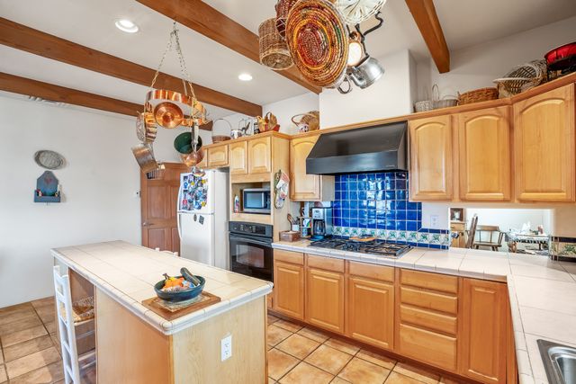 24 Camino Caballos Spur, Lamy, NM 87540