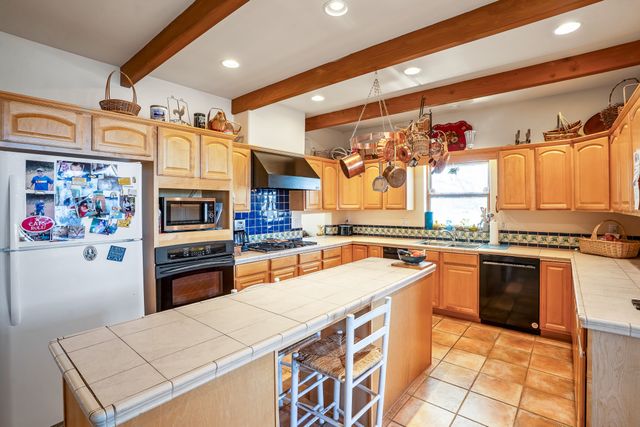 24 Camino Caballos Spur, Lamy, NM 87540