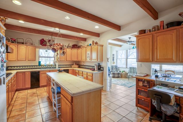 24 Camino Caballos Spur, Lamy, NM 87540