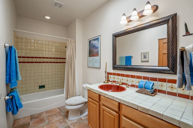 24 Camino Caballos Spur, Lamy, NM 87540