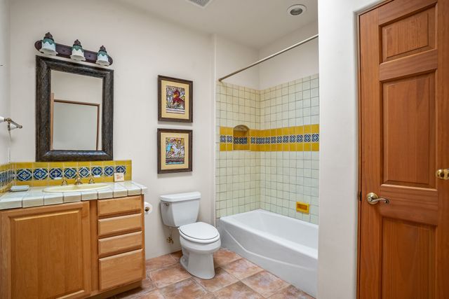 24 Camino Caballos Spur, Lamy, NM 87540