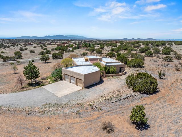 24 Camino Caballos Spur, Lamy, NM 87540