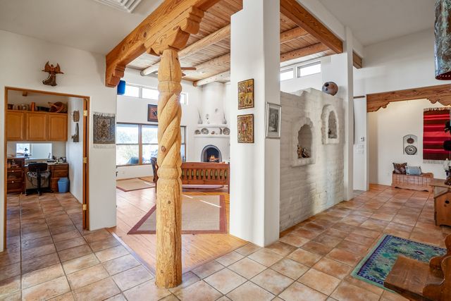 24 Camino Caballos Spur, Lamy, NM 87540