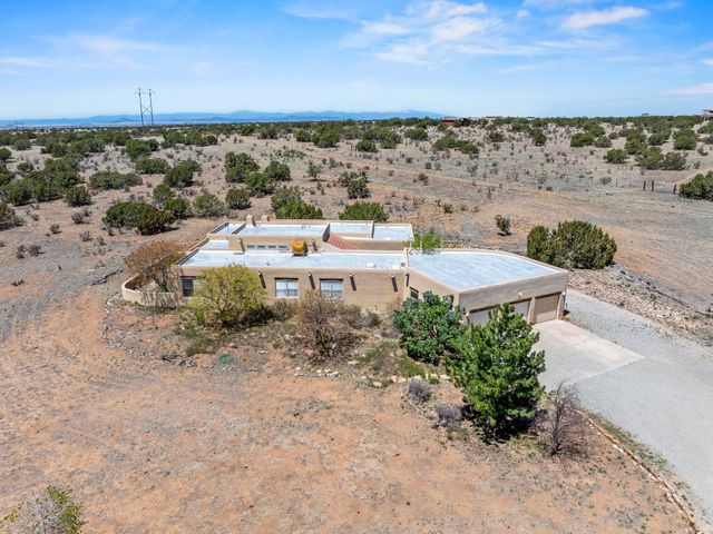 24 Camino Caballos Spur, Lamy, NM 87540