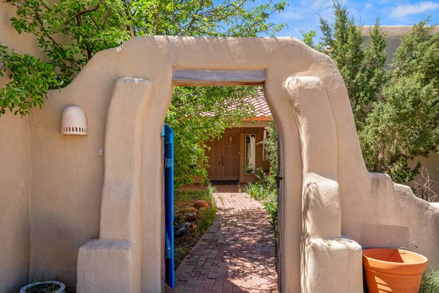 24 Camino Caballos Spur, Lamy, NM 87540