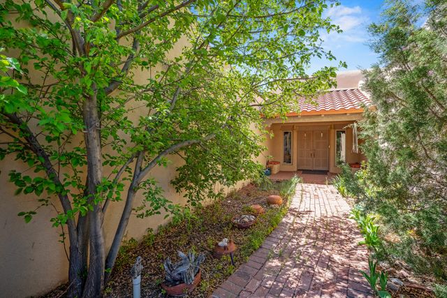 24 Camino Caballos Spur, Lamy, NM 87540