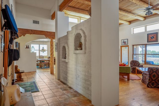 24 Camino Caballos Spur, Lamy, NM 87540