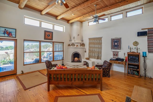 24 Camino Caballos Spur, Lamy, NM 87540