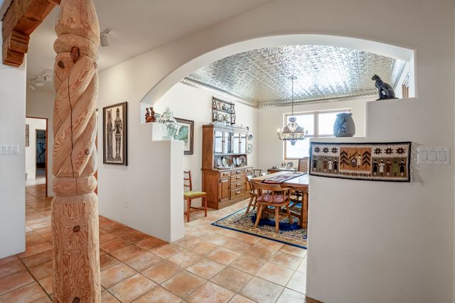 24 Camino Caballos Spur, Lamy, NM 87540