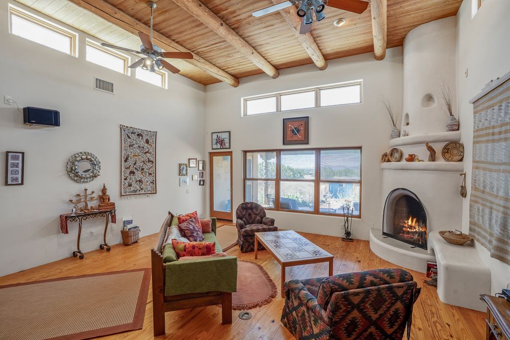 24 Camino Caballos Spur, Lamy, NM 87540